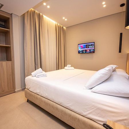 Hotel Portanova Sarandë Rum bild