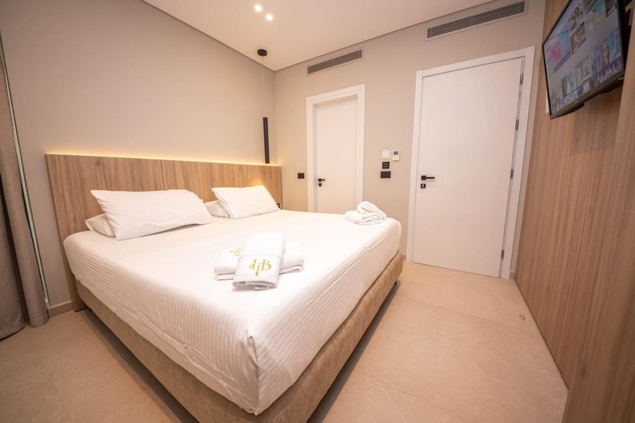 Hotel Portanova Sarandë Exteriör bild