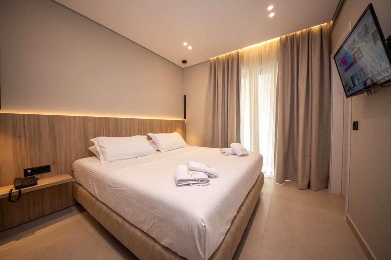 Hotel Portanova Sarandë Exteriör bild