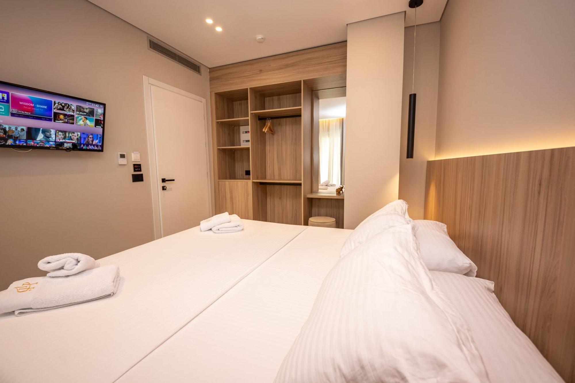Hotel Portanova Sarandë Rum bild