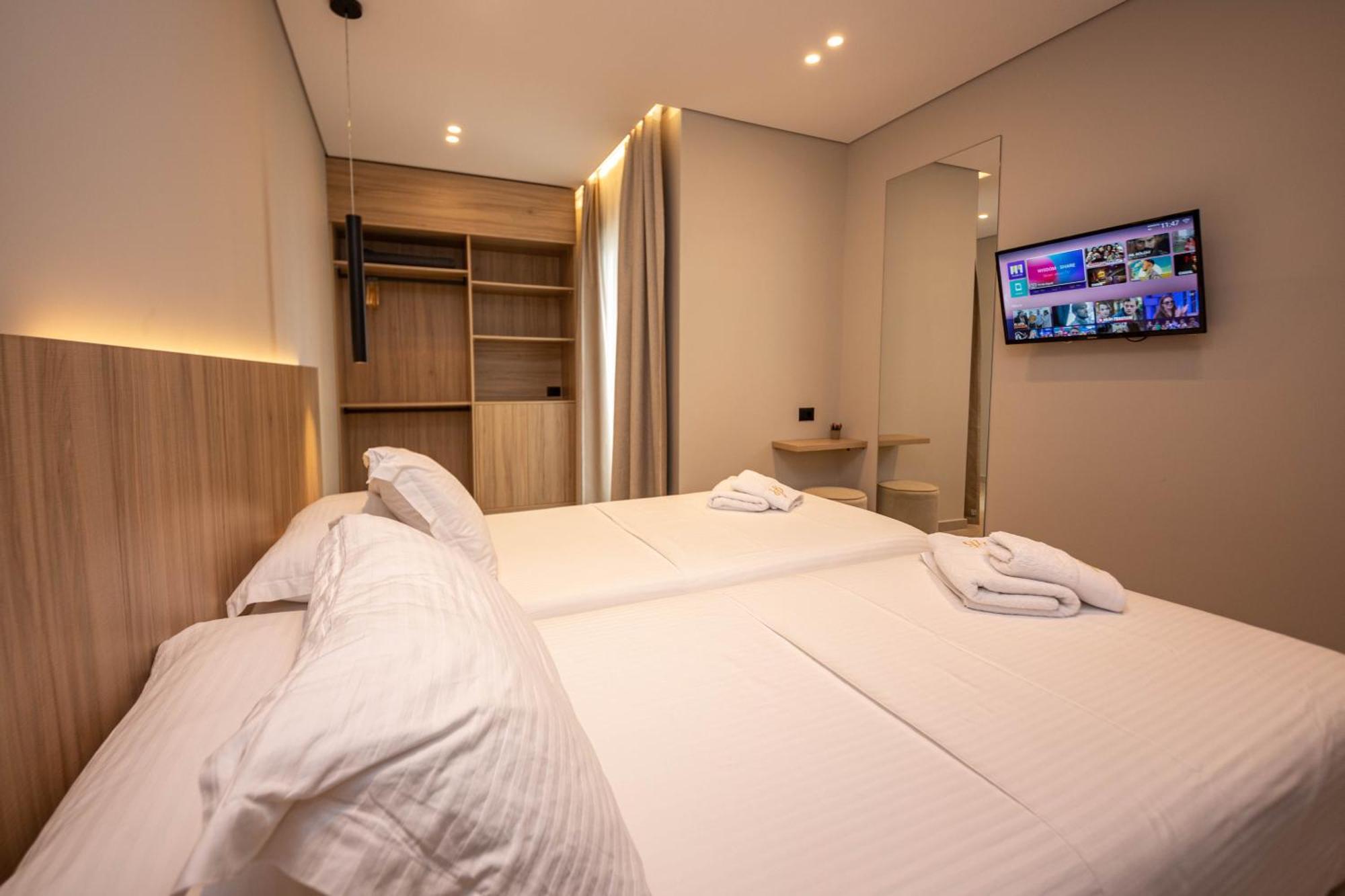 Hotel Portanova Sarandë Rum bild