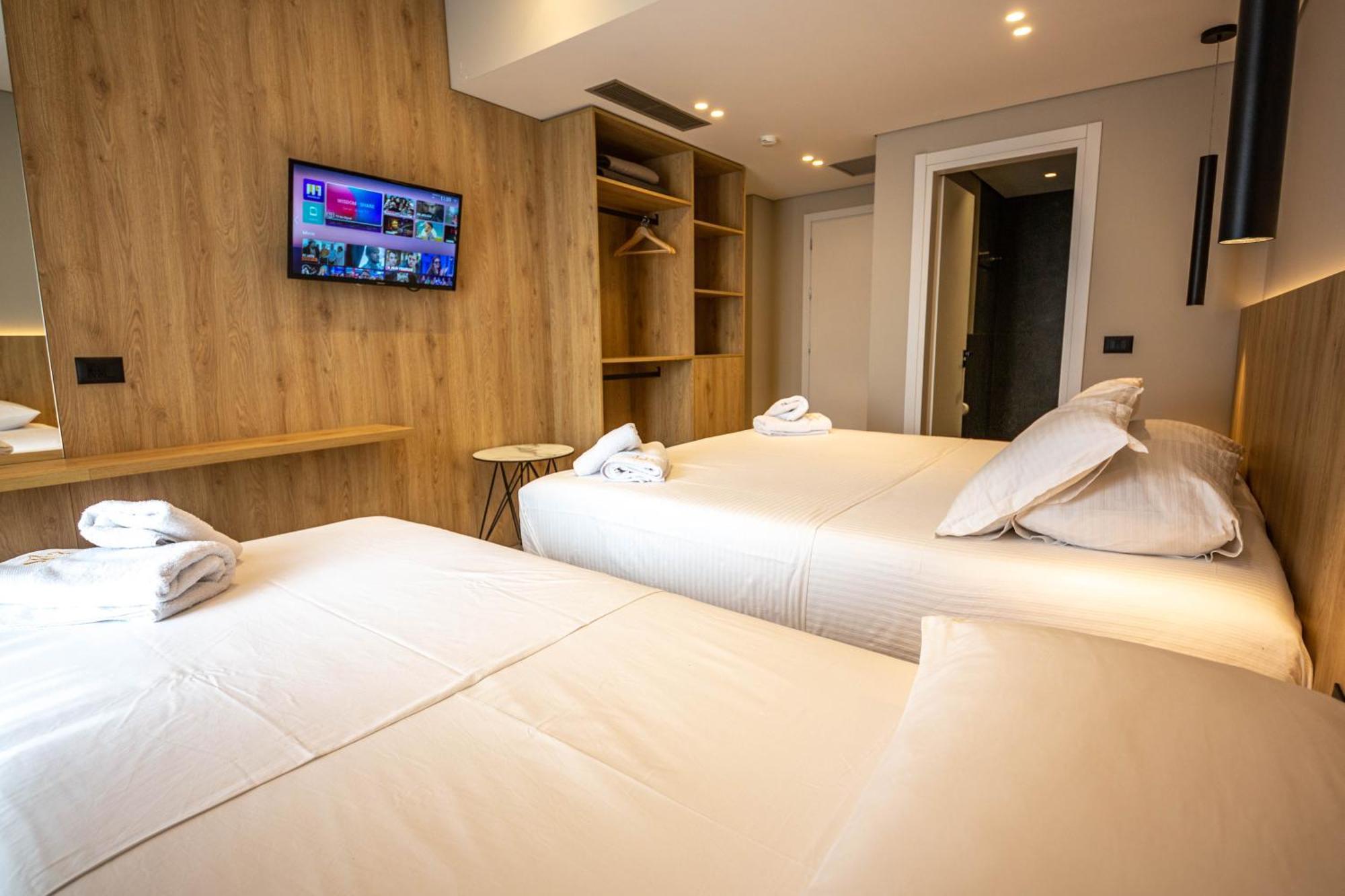 Hotel Portanova Sarandë Rum bild