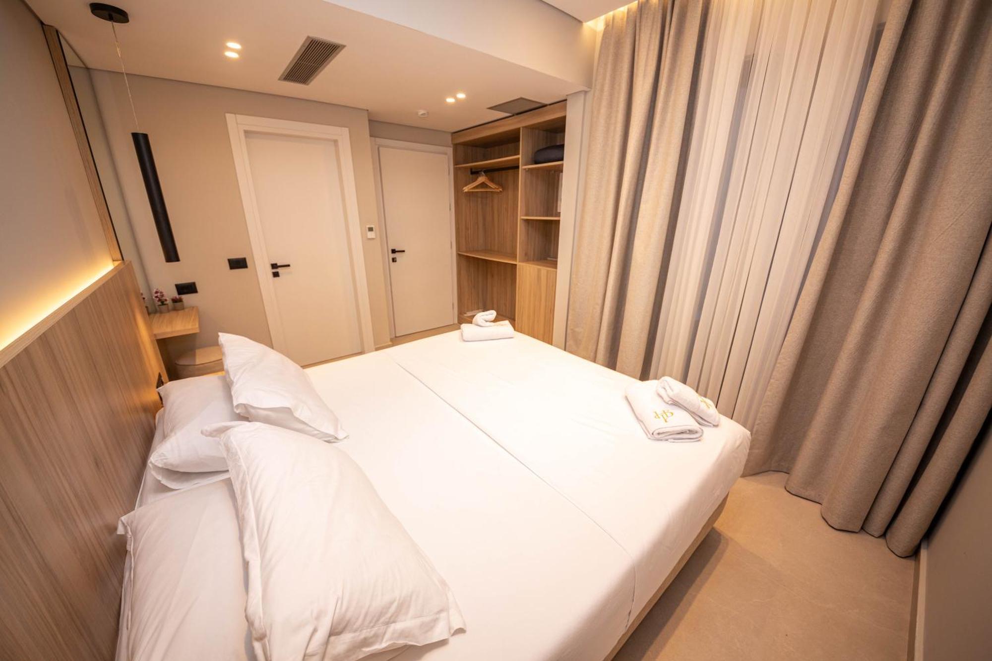 Hotel Portanova Sarandë Rum bild